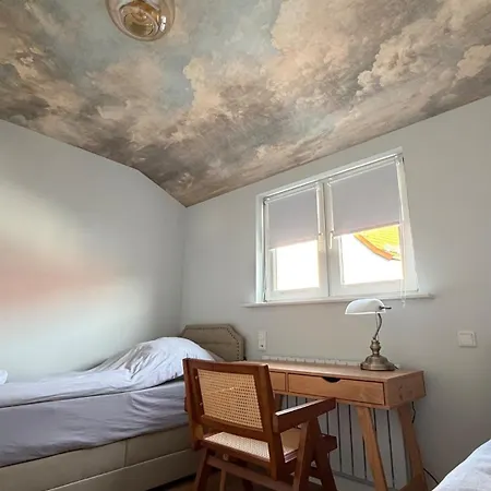 Art And Elegance, Family Friendly 2bedroom Near Frankfurt Airport, Free Parking * Floersheim am Main