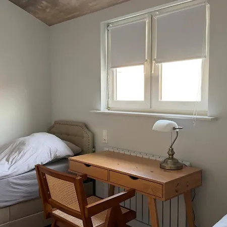 Art And Elegance, Family Friendly 2bedroom Near Frankfurt Airport, Free Parking