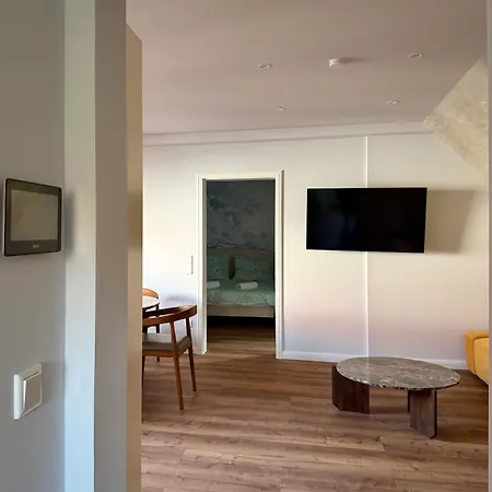 Art And Elegance, Family Friendly 2bedroom Near Frankfurt Airport, Free Parking Apartmán