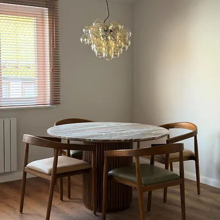 Appartement Art And Elegance, Family Friendly 2bedroom Near Frankfurt Airport, Free Parking Floersheim am Main