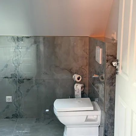 Art And Elegance, Family Friendly 2bedroom Near Frankfurt Airport, Free Parking