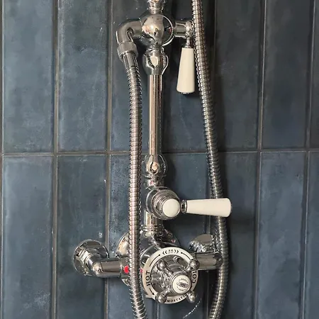 Art And Elegance, Family Friendly 2bedroom Near Frankfurt Airport, Free Parking Apartamento *