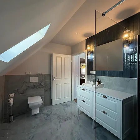 Appartement Art And Elegance, Family Friendly 2bedroom Near Frankfurt Airport, Free Parking *