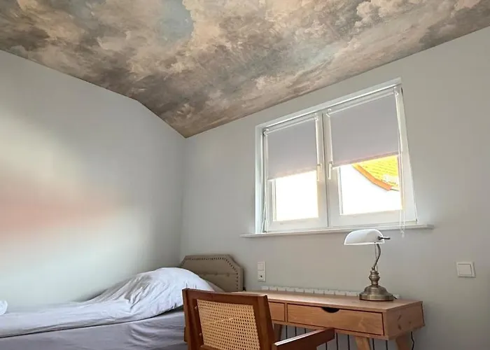 Art And Elegance, Family Friendly 2bedroom Near Frankfurt Airport, Free Parking * Floersheim am Main