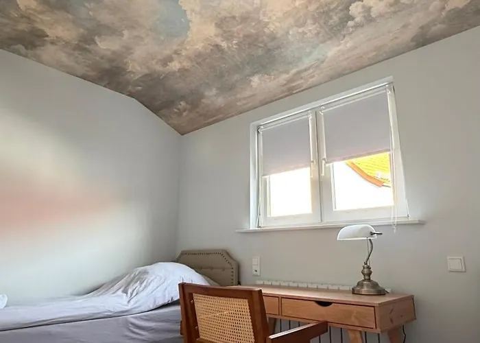 Art And Elegance, Family Friendly 2bedroom Near Frankfurt Airport, Free Parking Apartment *