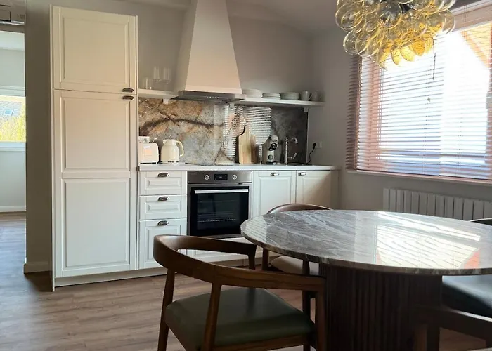 Art And Elegance, Family Friendly 2bedroom Near Frankfurt Airport, Free Parking Apartment Floersheim am Main