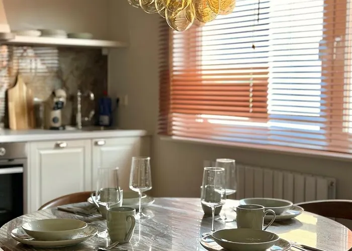 Art And Elegance, Family Friendly 2bedroom Near Frankfurt Airport, Free Parking