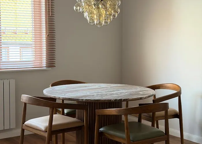 Apartment Art And Elegance, Family Friendly 2bedroom Near Frankfurt Airport, Free Parking Floersheim am Main