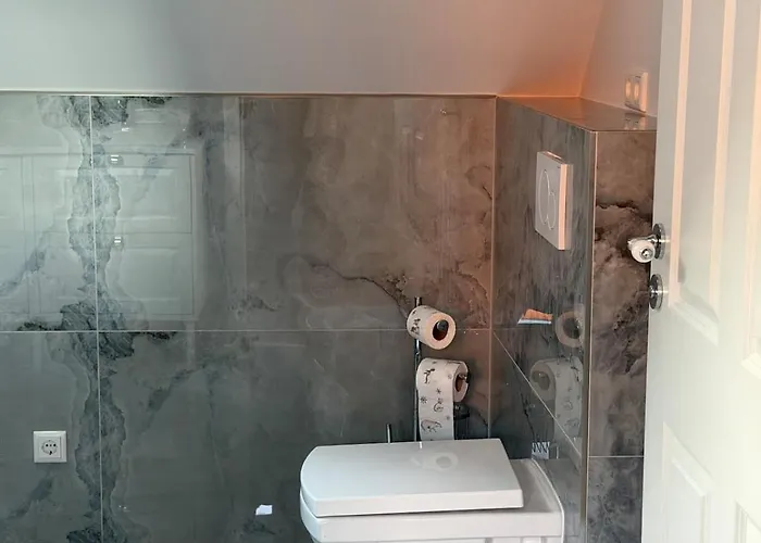 Art And Elegance, Family Friendly 2bedroom Near Frankfurt Airport, Free Parking