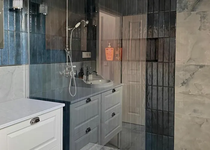 Art And Elegance, Family Friendly 2bedroom Near Frankfurt Airport, Free Parking Floersheim am Main