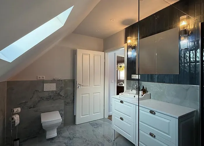 Apartment Art And Elegance, Family Friendly 2bedroom Near Frankfurt Airport, Free Parking *